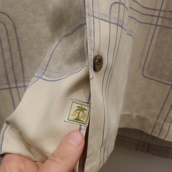 Tommy Bahama 100% Silk Shirt - Size XL - Picture 7 of 7